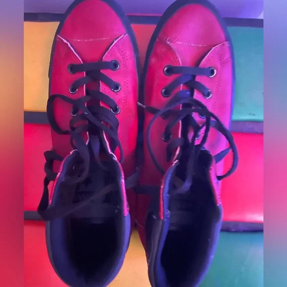 Converse Red High Top Pleather Men’s Size 9.5 - Picture 4 of 5